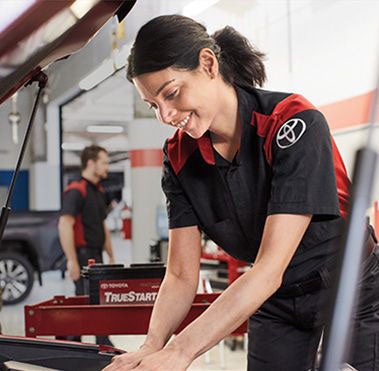Service Center | Newbold Toyota in O Fallon IL
