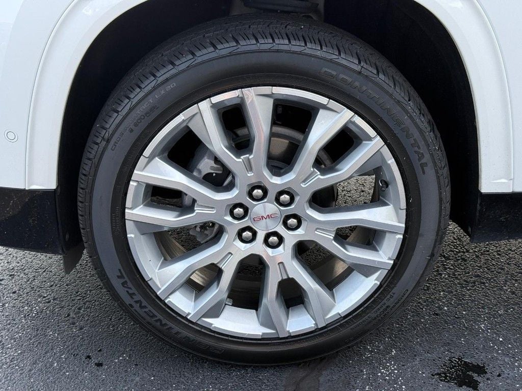 2024 GMC Acadia Denali