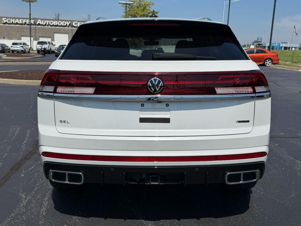 2024 Volkswagen Atlas Cross Sport 2.0T SEL R-Line