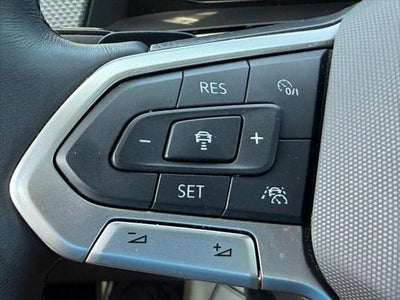 2024 Volkswagen Atlas Cross Sport 2.0T SEL R-Line