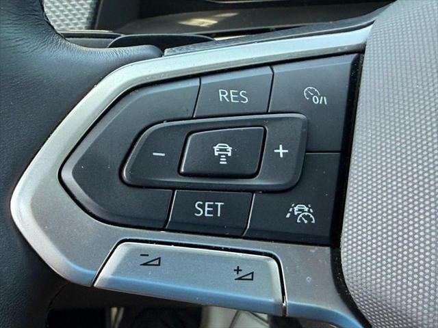 2024 Volkswagen Atlas Cross Sport 2.0T SEL R-Line