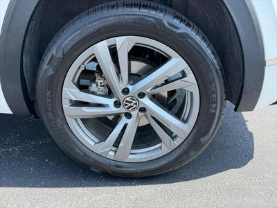 2024 Volkswagen Atlas Cross Sport 2.0T SEL R-Line