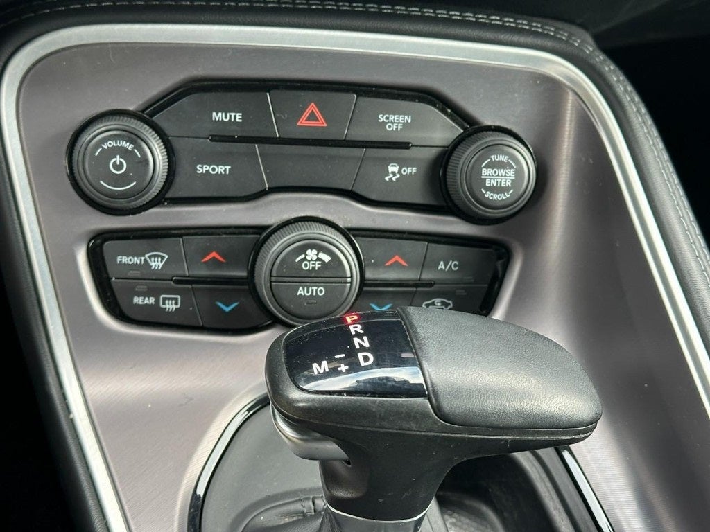 2022 Dodge Challenger SXT