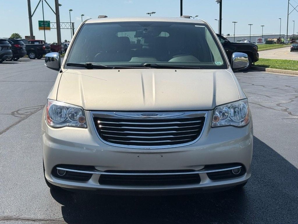 2014 Chrysler Town & Country Touring-L