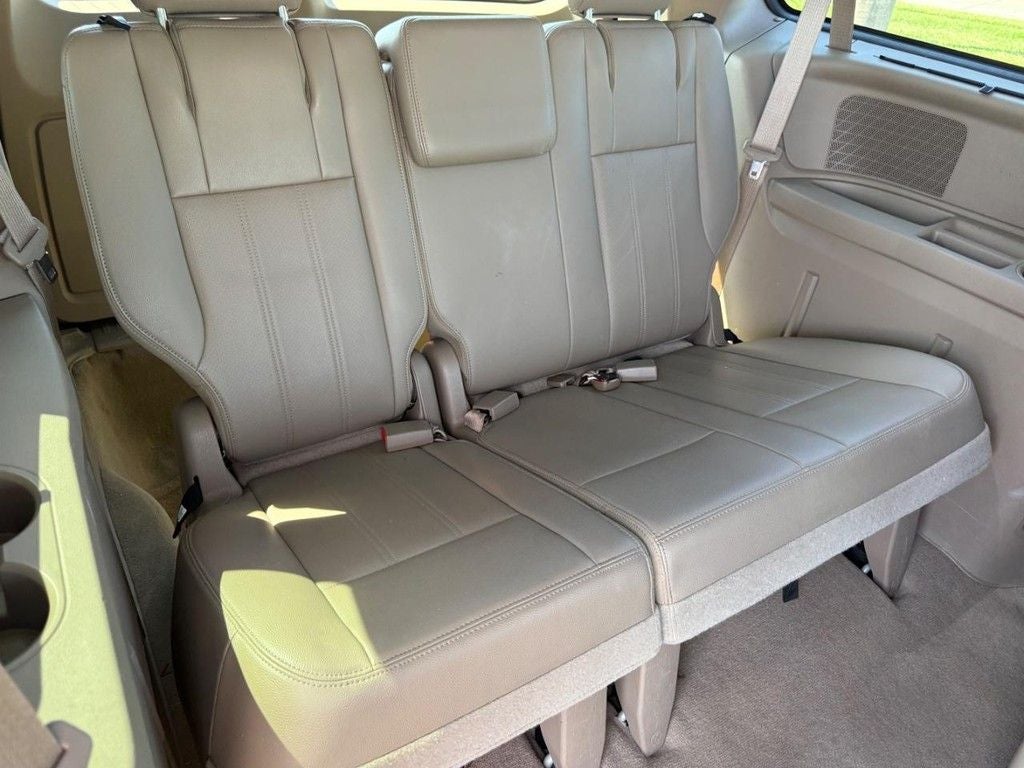 2014 Chrysler Town & Country Touring-L