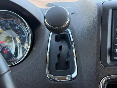 2014 Chrysler Town & Country Touring-L