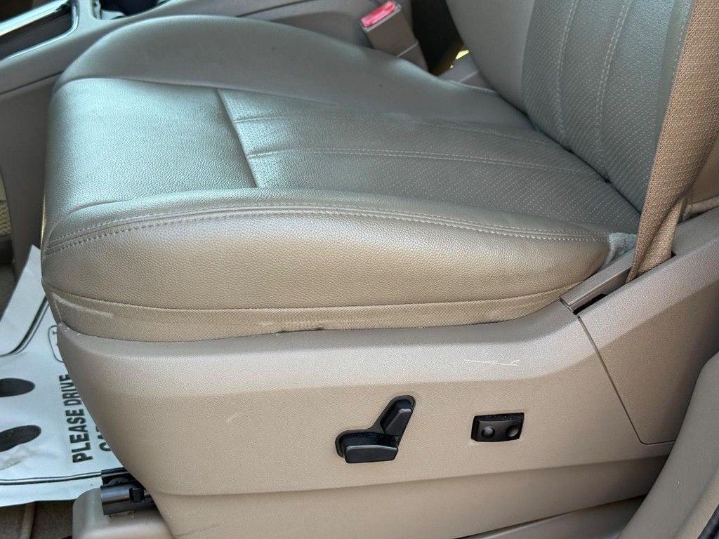 2014 Chrysler Town & Country Touring-L
