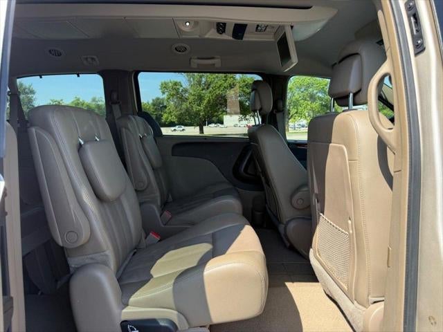 2014 Chrysler Town & Country Touring-L