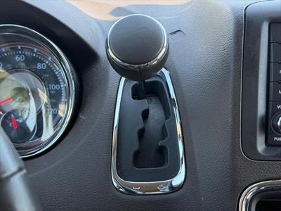 2014 Chrysler Town & Country Touring-L