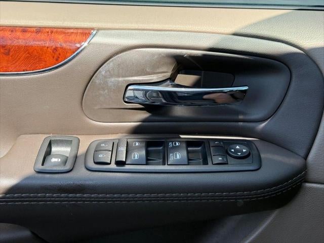 2014 Chrysler Town & Country Touring-L