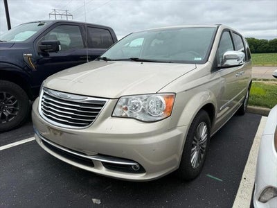 2014 Chrysler Town & Country Touring-L