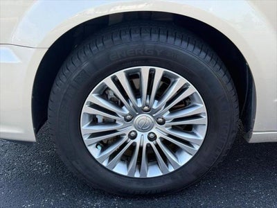 2014 Chrysler Town & Country Touring-L