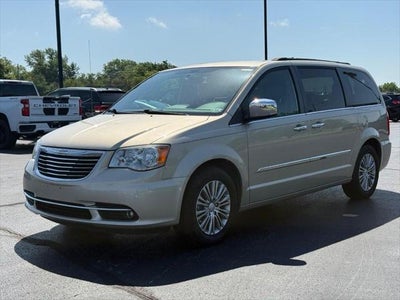 2014 Chrysler Town & Country Touring-L