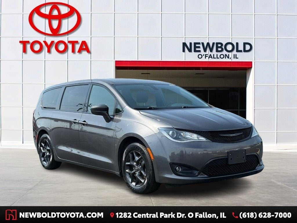 2020 Chrysler Pacifica Touring