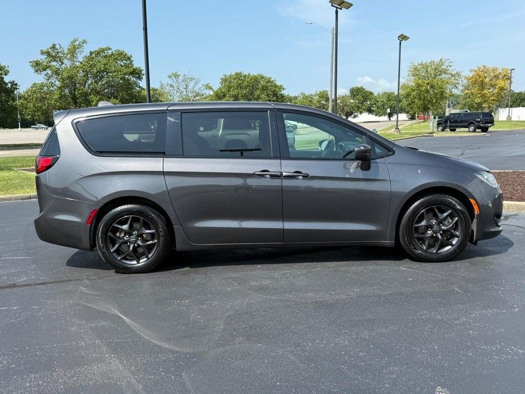 2020 Chrysler Pacifica Touring