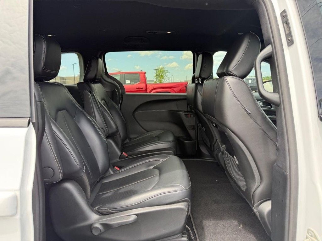 2024 Chrysler Pacifica Hybrid Select