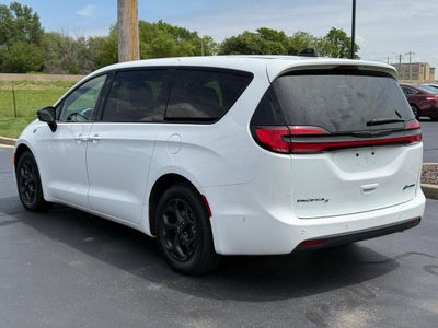 2024 Chrysler Pacifica Hybrid Select