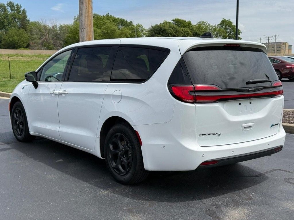 2024 Chrysler Pacifica Hybrid Select