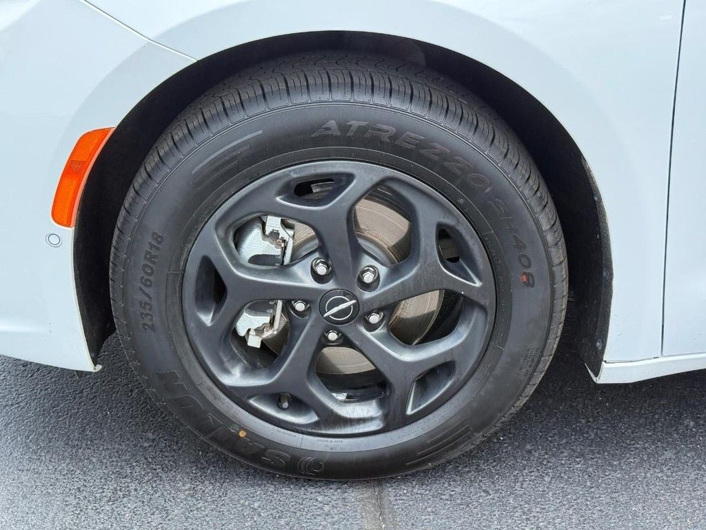 2024 Chrysler Pacifica Hybrid Select