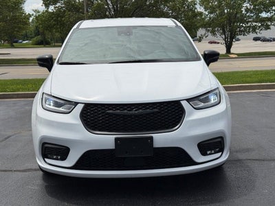 2024 Chrysler Pacifica Hybrid Select