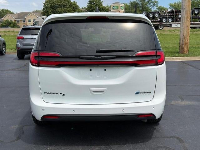 2024 Chrysler Pacifica Hybrid Select