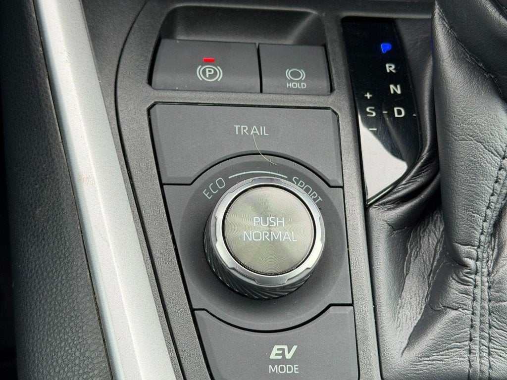 2019 Toyota RAV4 Hybrid XSE