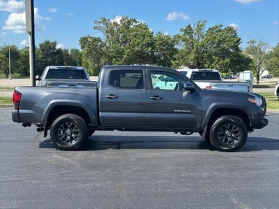 2022 Toyota Tacoma SR5 V6