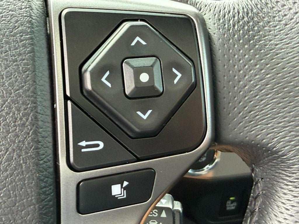2023 Toyota Tacoma Limited V6