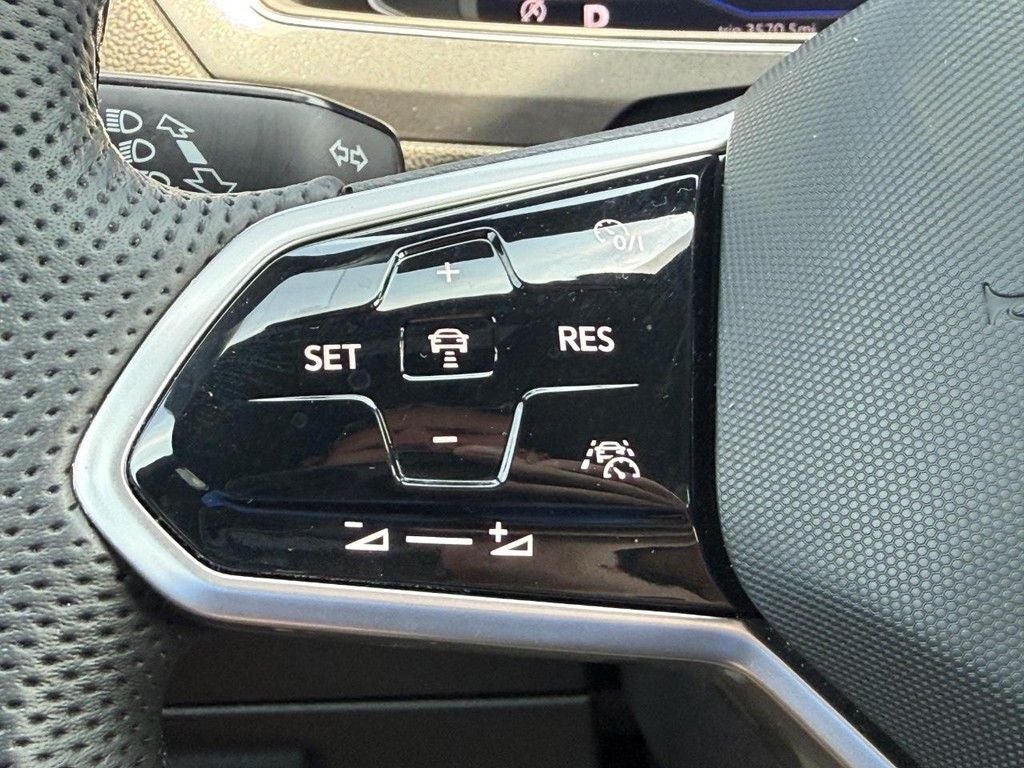 2022 Volkswagen Tiguan 2.0T SEL R-Line
