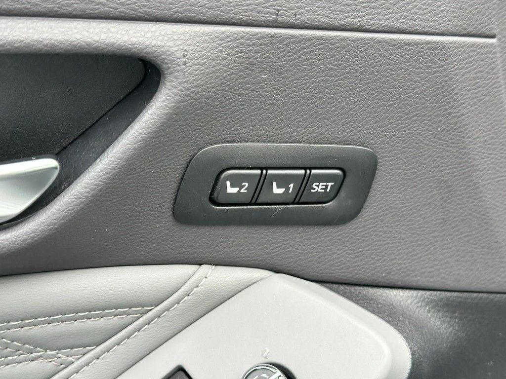 2019 Toyota Avalon Hybrid Limited