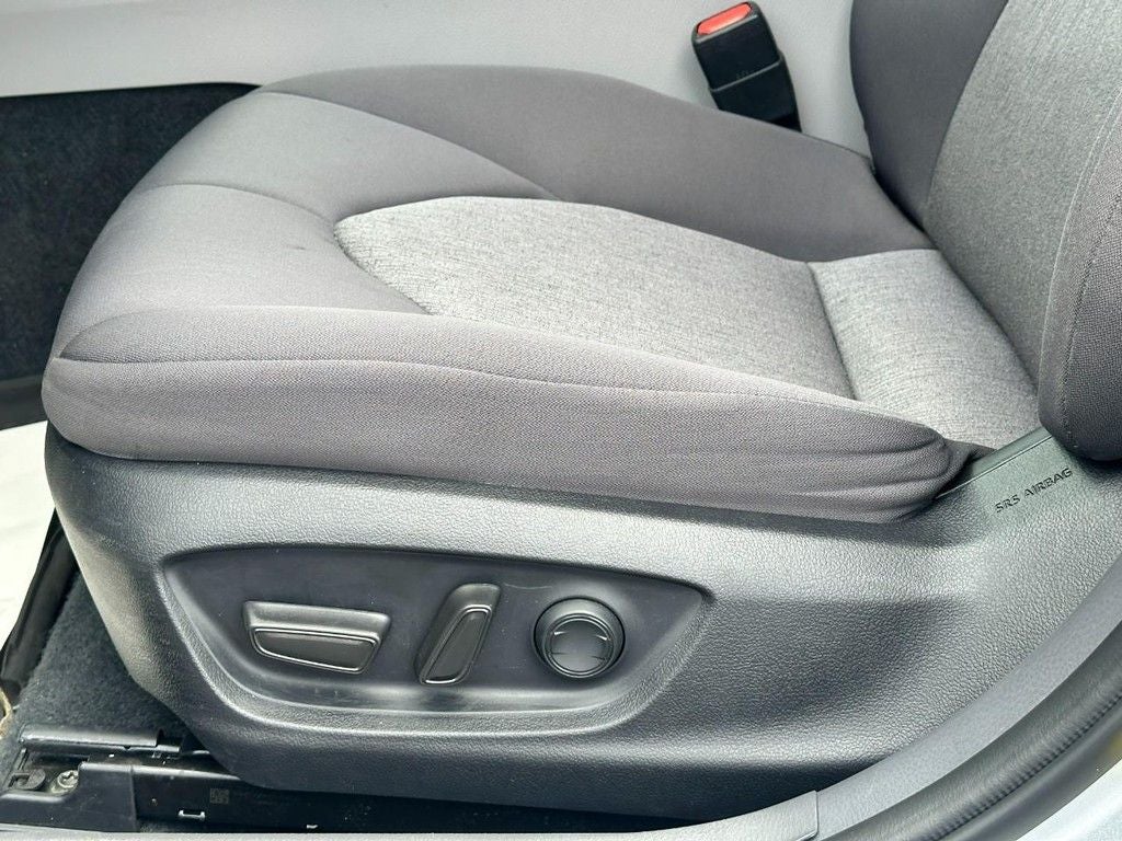 2023 Toyota Camry Hybrid LE