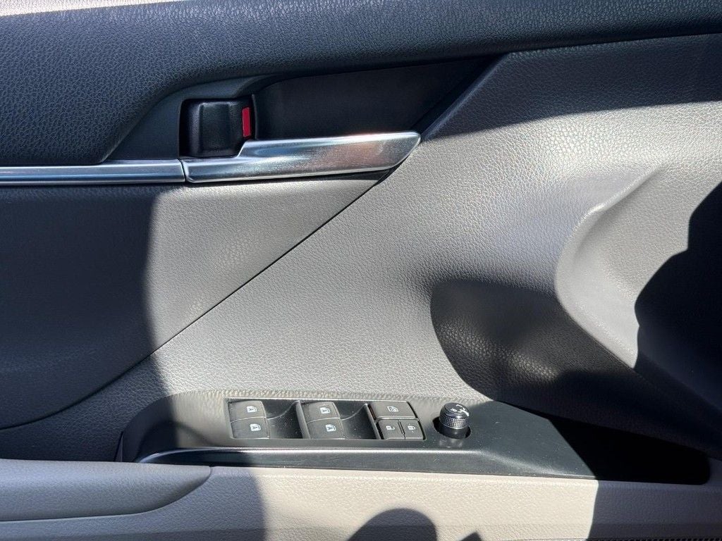 2020 Toyota Camry Hybrid LE