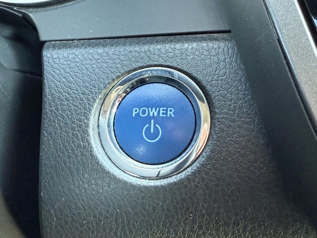 2020 Toyota Camry Hybrid LE