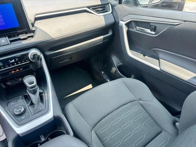 2023 Toyota RAV4 Hybrid SE