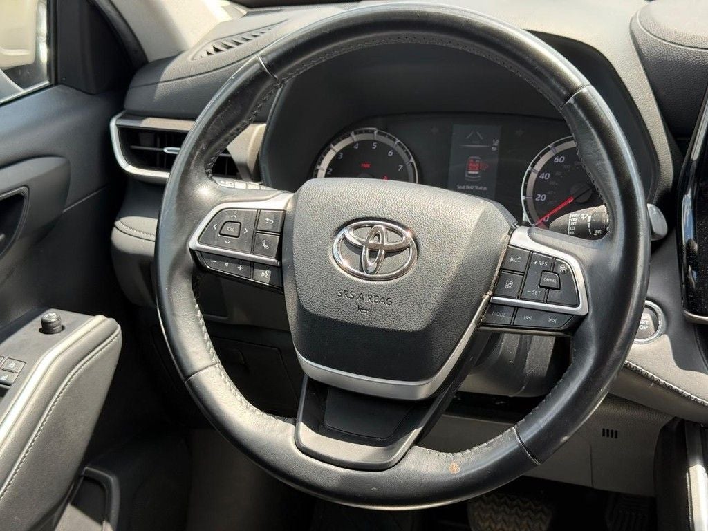 2022 Toyota Highlander LE
