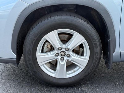 2022 Toyota Highlander LE