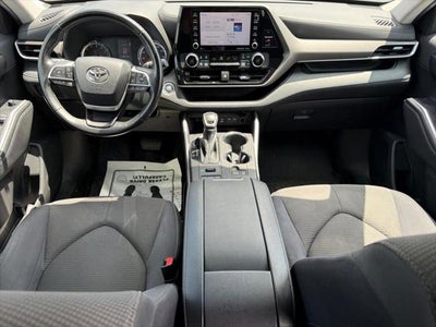 2022 Toyota Highlander LE