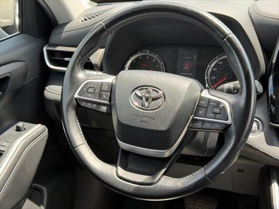 2022 Toyota Highlander LE