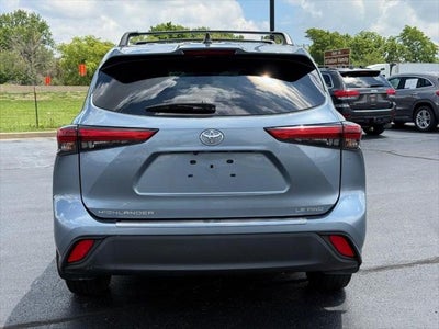 2022 Toyota Highlander LE