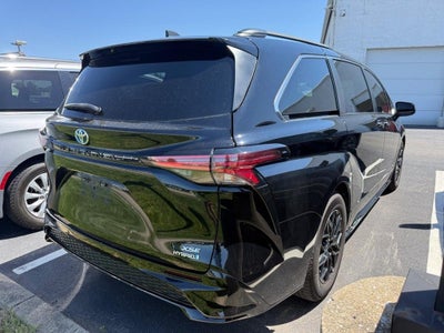 2021 Toyota Sienna XSE 7 Passenger