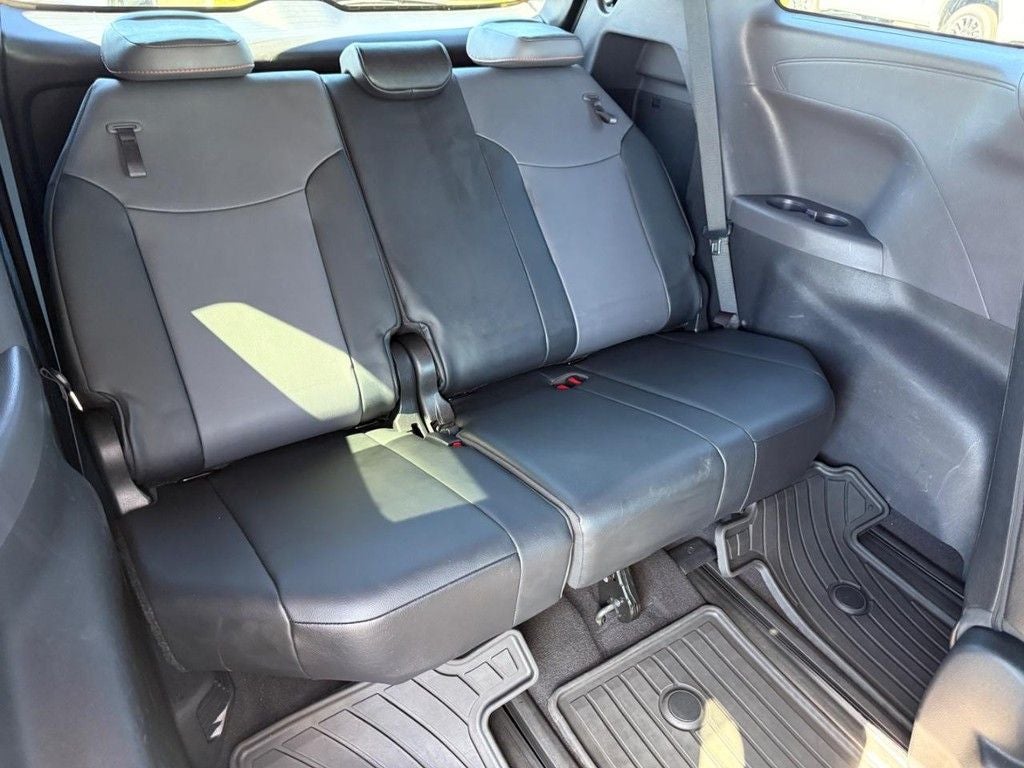 2022 Toyota Sienna XSE 7 Passenger