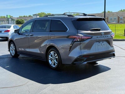 2022 Toyota Sienna XSE 7 Passenger