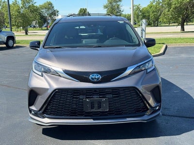 2022 Toyota Sienna XSE 7 Passenger