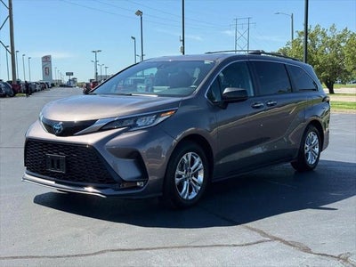 2022 Toyota Sienna XSE 7 Passenger