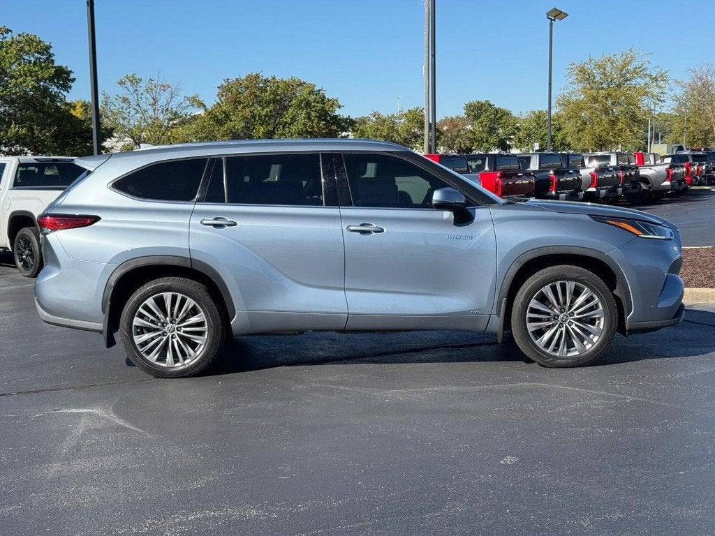 2021 Toyota Highlander Hybrid Platinum
