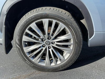2021 Toyota Highlander Hybrid Platinum
