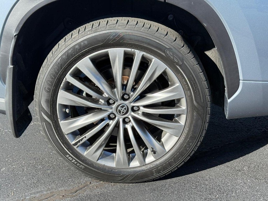 2021 Toyota Highlander Hybrid Platinum