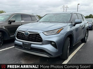 2021 Toyota Highlander Hybrid Platinum