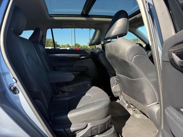 2021 Toyota Highlander Hybrid Platinum