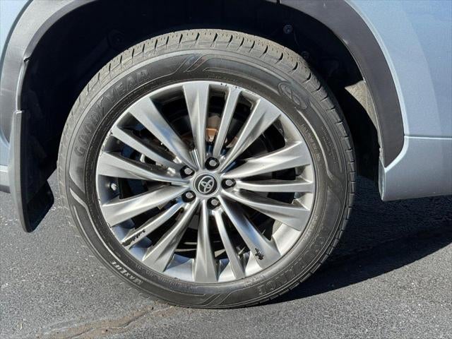 2021 Toyota Highlander Hybrid Platinum